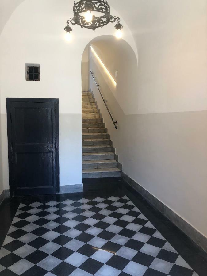 Central House Терачина Екстериор снимка