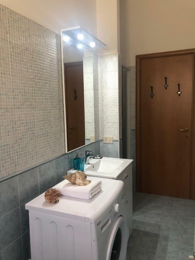 Central House Терачина Екстериор снимка