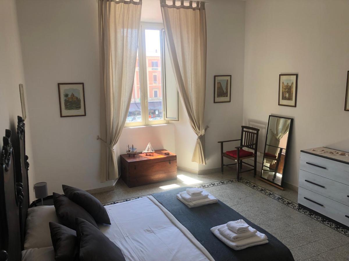 Central House Терачина Екстериор снимка